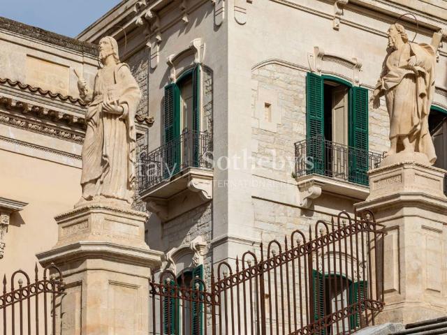 Palazzo / Stabile in vendita a Modica RG