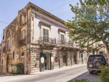 Palazzo / Stabile in vendita a Modica RG