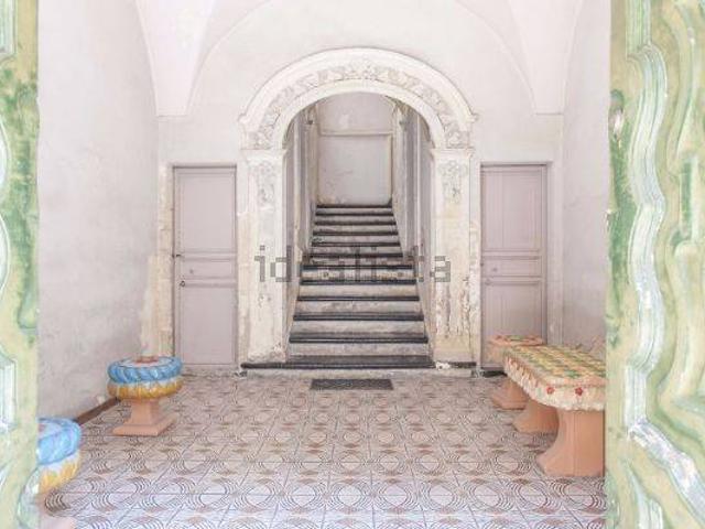 Palazzo / Stabile in vendita a Modica RG