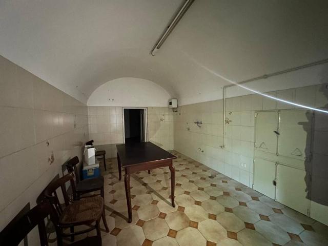 Palazzo / Stabile in vendita a Modugno BA