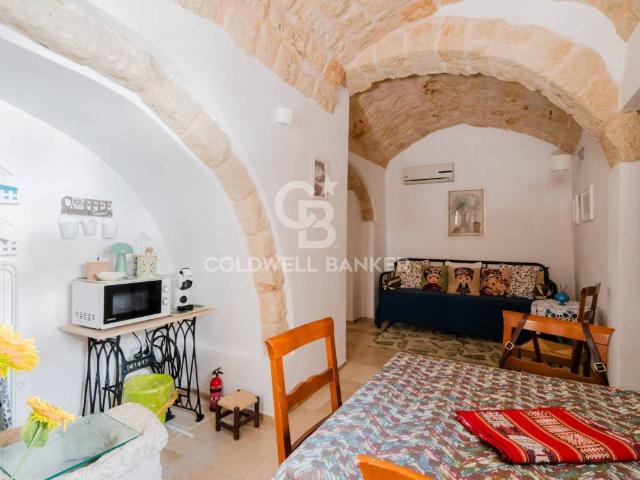 Palazzo / Stabile in vendita a Mola di Bari BA