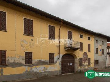 Palazzo / Stabile in vendita a Momo NO