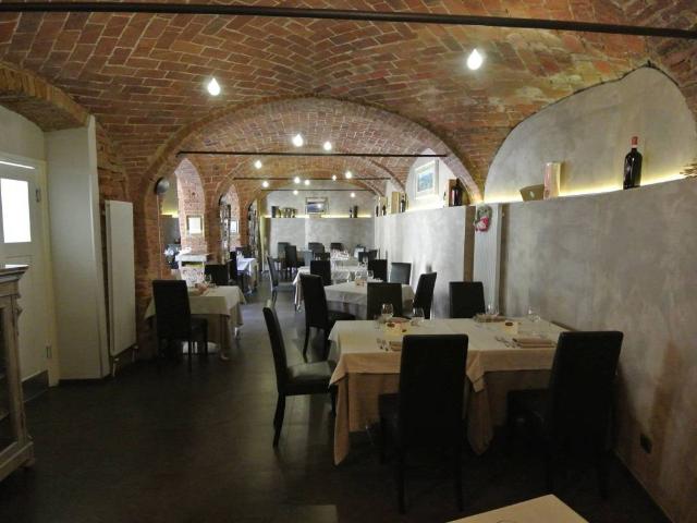 Palazzo / Stabile in vendita a Mombaruzzo AT