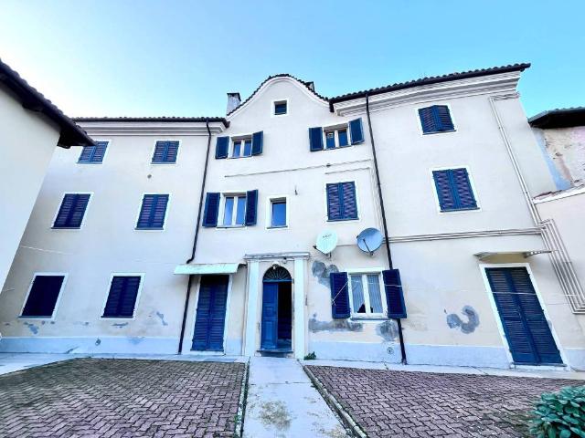 Palazzo / Stabile in vendita a Mombaruzzo AT