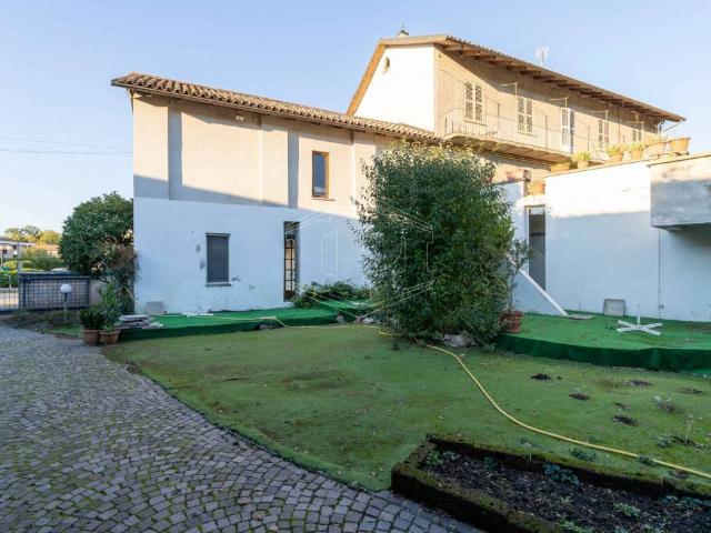 Palazzo / Stabile in vendita a Mombello Monferrato AL