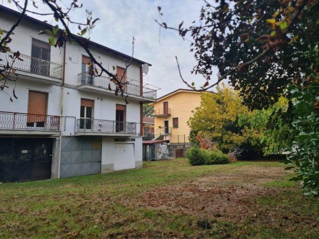 Palazzo / Stabile in vendita a Moncalvo AT