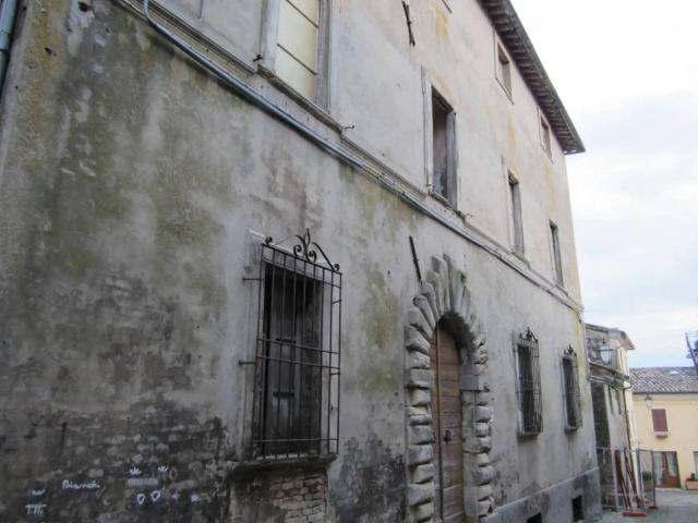Palazzo / Stabile in vendita a Mondavio PU