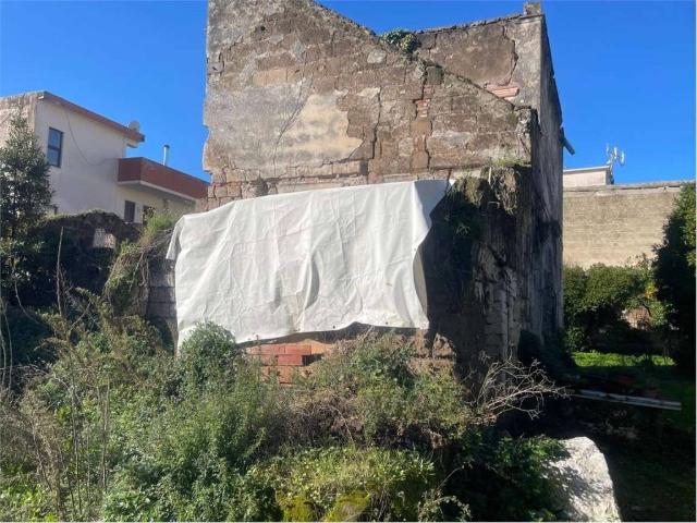 Palazzo / Stabile in vendita a Mondragone CE