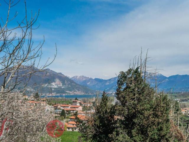 Palazzo / Stabile in vendita a Monguzzo CO