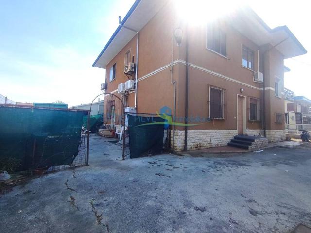 Palazzo / Stabile in vendita a Monsummano Terme PT