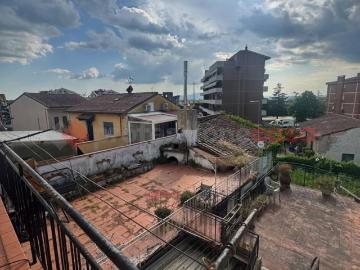 Palazzo / Stabile in vendita a Monsummano Terme PT