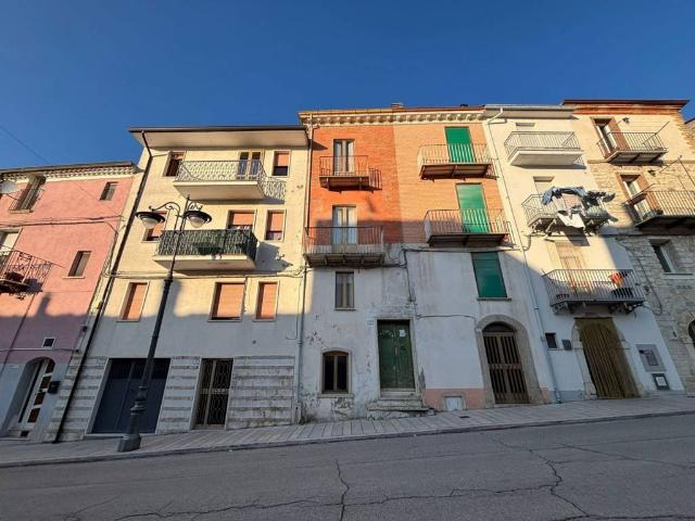 Palazzo / Stabile in vendita a Montagano CB