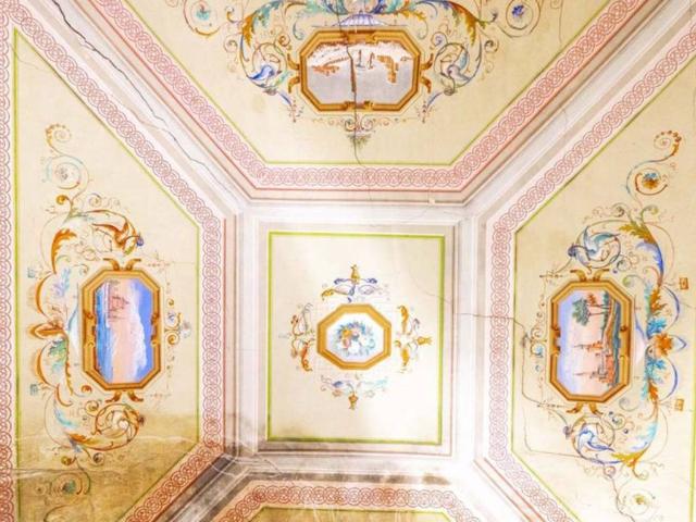 Palazzo / Stabile in vendita a Montalcino SI