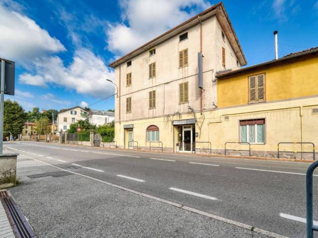 Palazzo / Stabile in vendita a Montano Lucino CO
