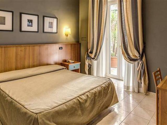 Palazzo / Stabile in vendita a Montecatini Terme PT