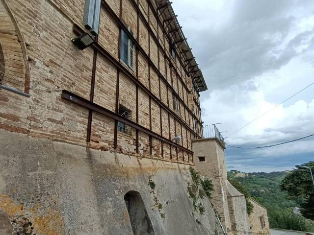 Palazzo / Stabile in vendita a Montegiorgio FM