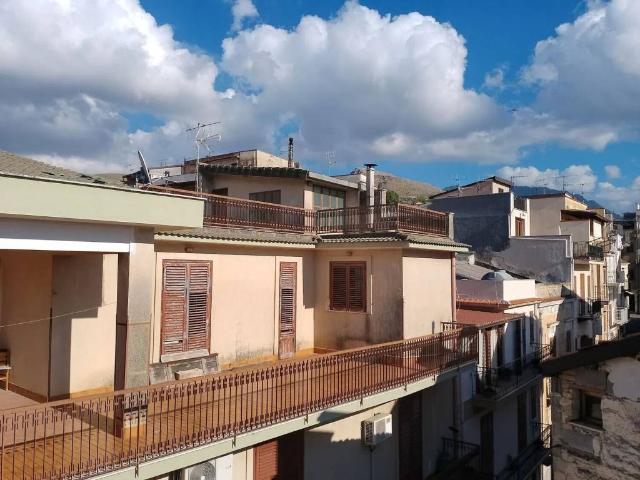Palazzo / Stabile in vendita a Montelepre PA