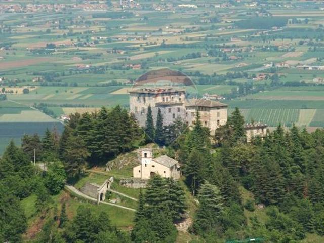 Palazzo / Stabile in vendita a Montemale di Cuneo CN