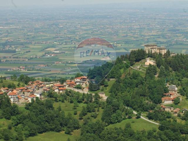 Palazzo / Stabile in vendita a Montemale di Cuneo CN