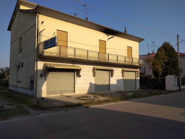 Palazzo / Stabile in vendita a Monticelli d'Ongina PC