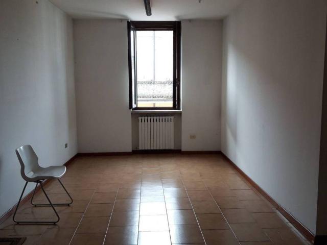 Palazzo / Stabile in vendita a Montichiari BS