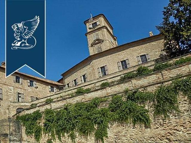 Palazzo / Stabile in vendita a Montiglio Monferrato AT
