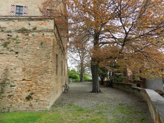 Palazzo / Stabile in vendita a Montiglio Monferrato AT