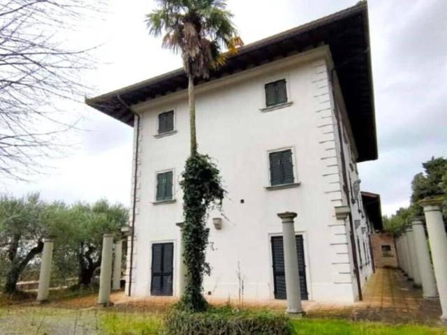 Palazzo / Stabile in vendita a Montopoli in Val d'Arno PI