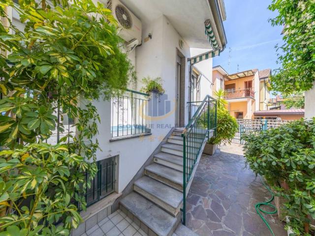 Palazzo / Stabile in vendita a Monza MB