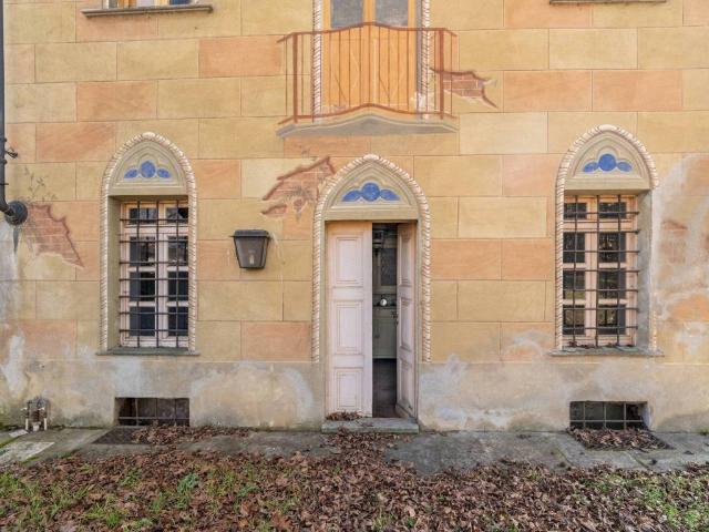Palazzo / Stabile in vendita a Moretta CN