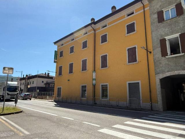 Palazzo / Stabile in vendita a Mori TN