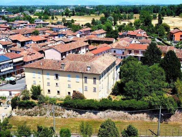 Palazzo / Stabile in vendita a Mozzanica BG