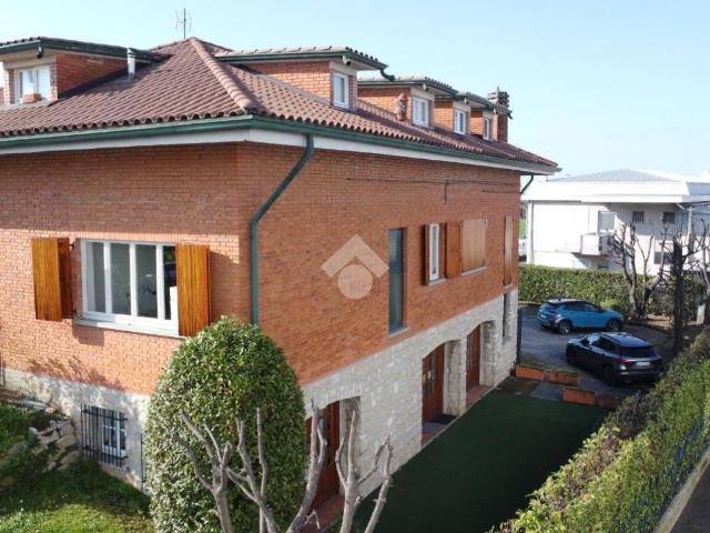 Palazzo / Stabile in vendita a Mozzo BG