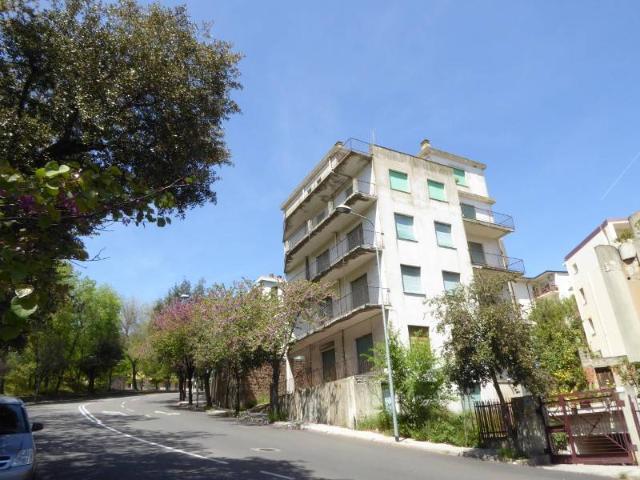 Palazzo / Stabile in vendita a Nuoro NU