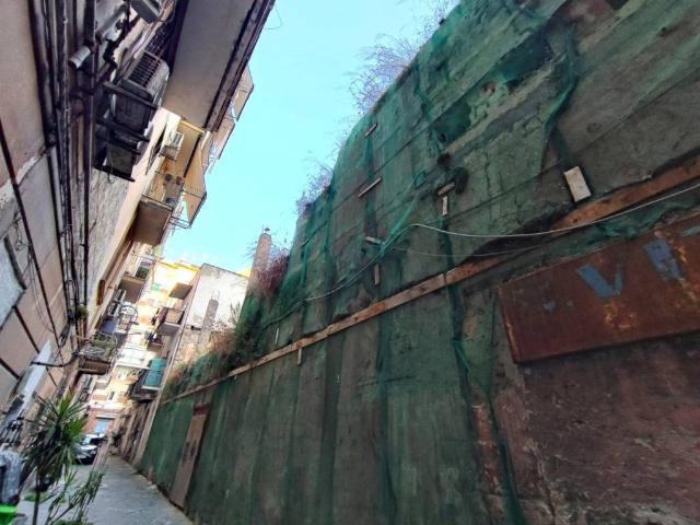 Palazzo / Stabile in vendita a Napoli NA