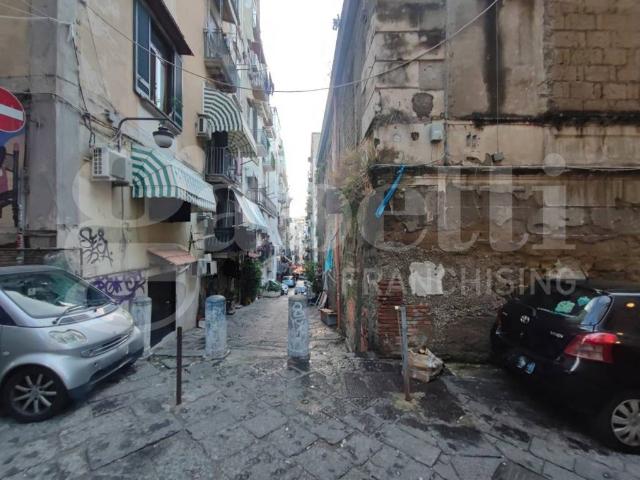 Palazzo / Stabile in vendita a Napoli NA