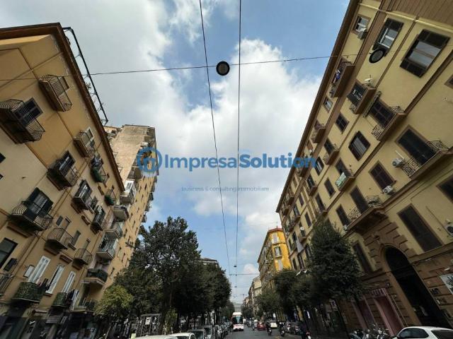 Palazzo / Stabile in vendita a Napoli NA