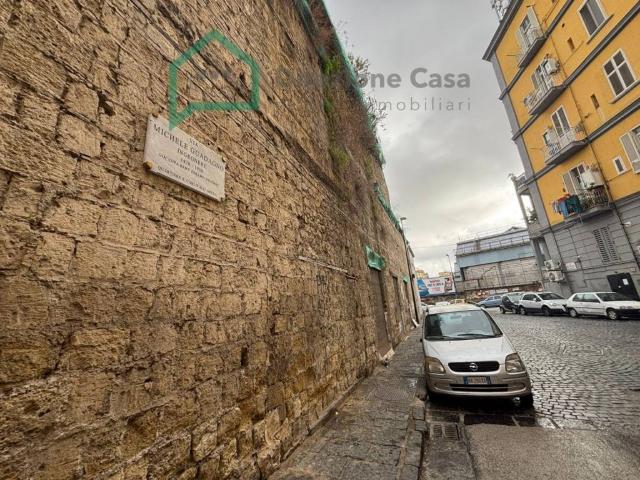 Palazzo / Stabile in vendita a Napoli NA