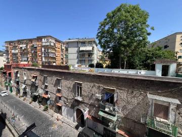 Palazzo / Stabile in vendita a Napoli NA