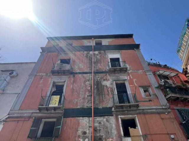 Palazzo / Stabile in vendita a Napoli NA