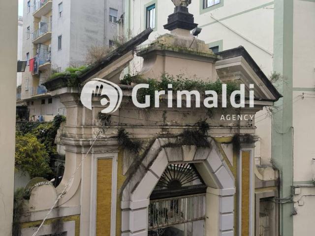 Palazzo / Stabile in vendita a Napoli NA