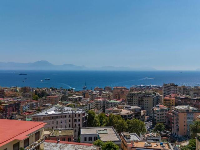 Palazzo / Stabile in vendita a Napoli NA
