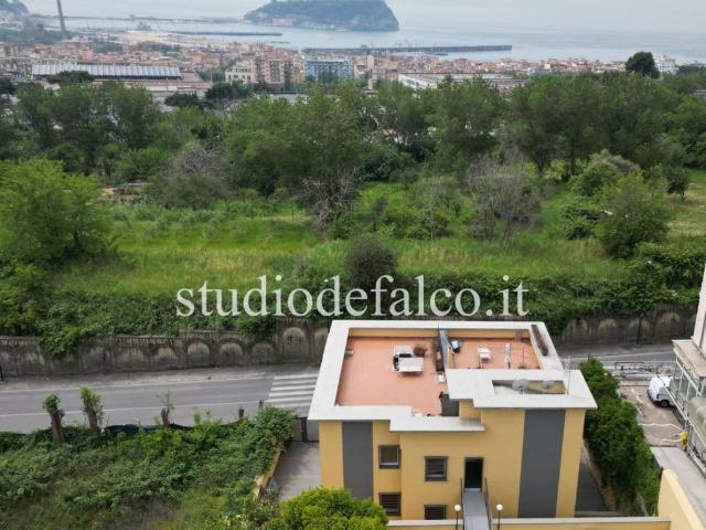 Palazzo / Stabile in vendita a Napoli NA