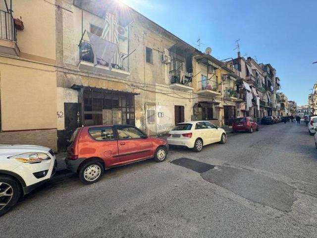 Palazzo / Stabile in vendita a Napoli NA