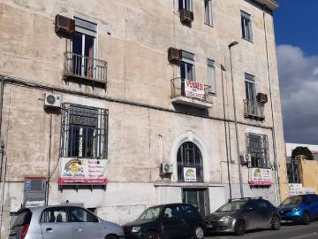 Palazzo / Stabile in vendita a Napoli NA
