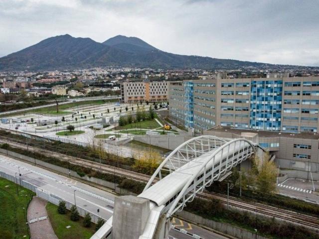 Palazzo / Stabile in vendita a Napoli NA