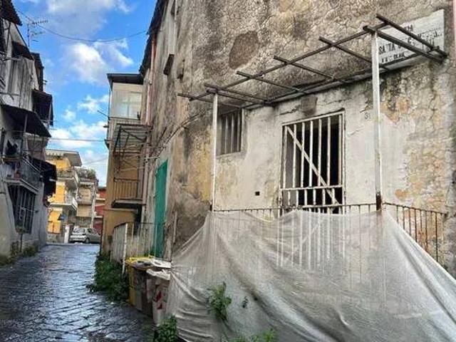 Palazzo / Stabile in vendita a Napoli NA