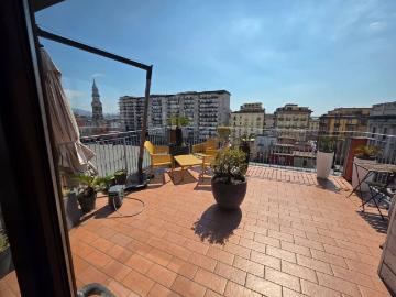 Palazzo / Stabile in vendita a Napoli NA