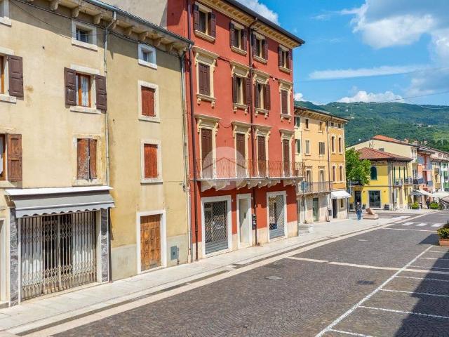Palazzo / Stabile in vendita a Negrar di Valpolicella VR