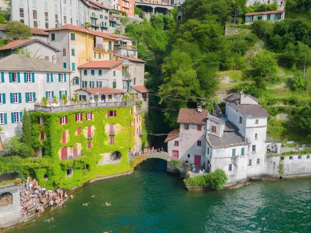 Palazzo / Stabile in vendita a Nesso CO